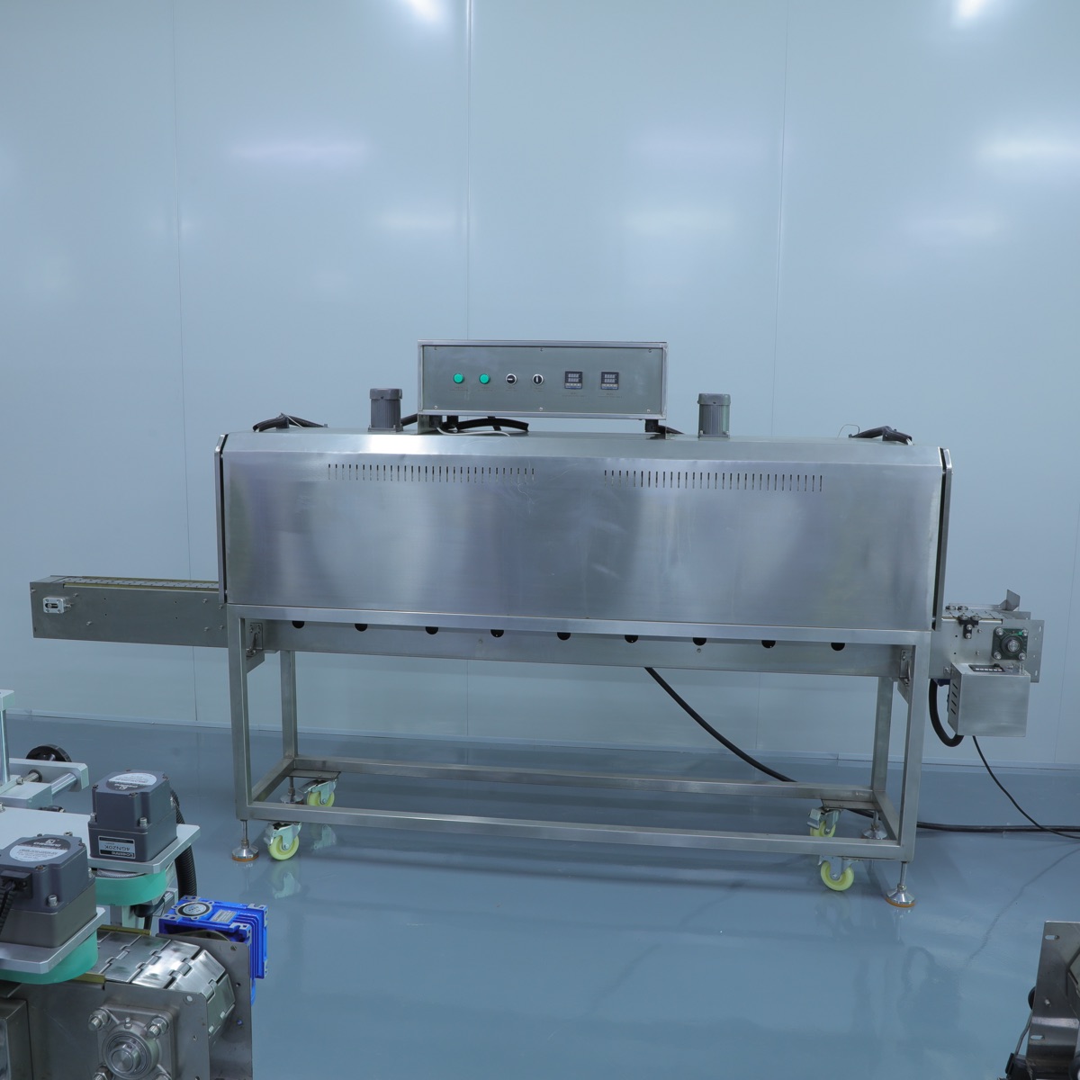 Automatic Steam Sleeve Labeling & Shrinking Machine view 3