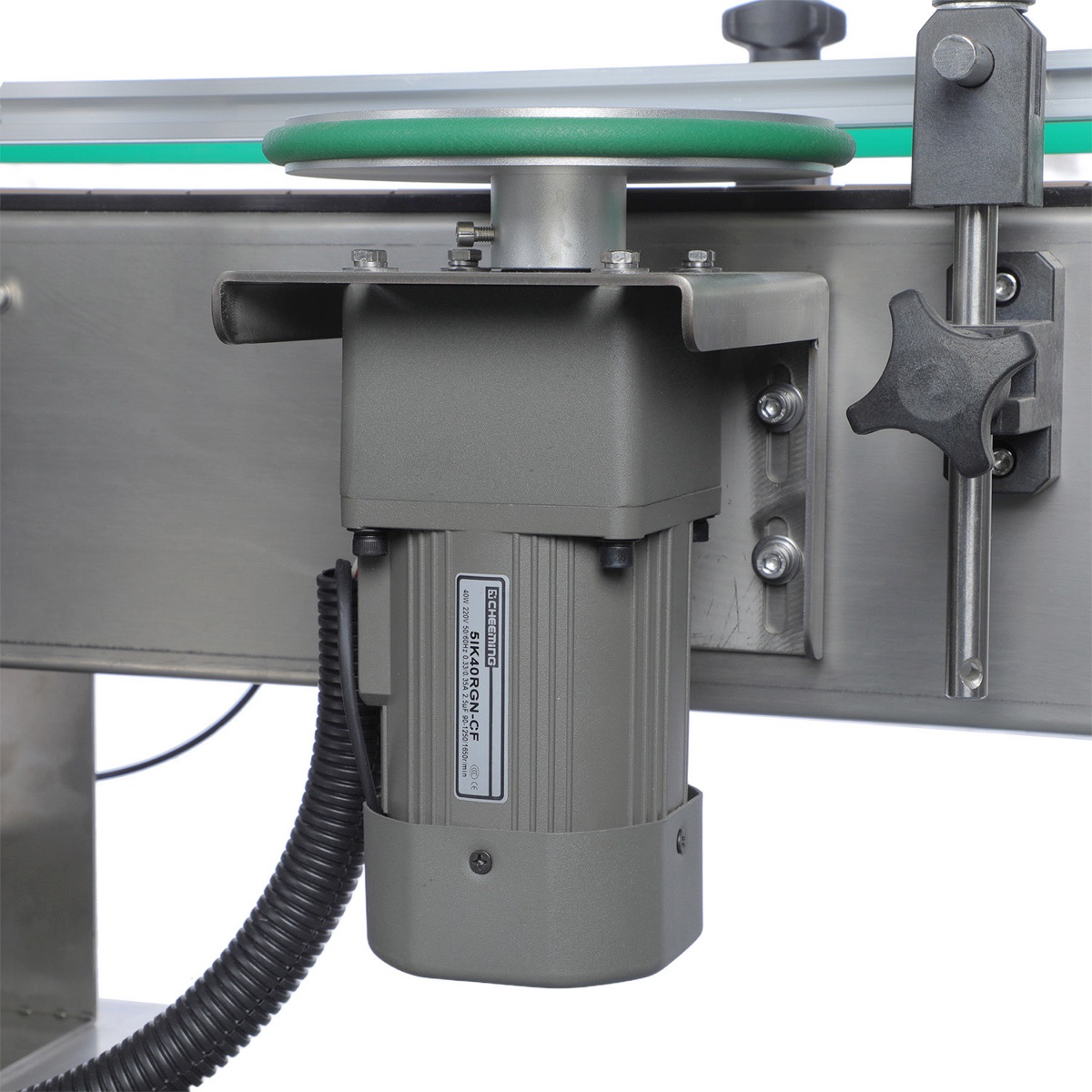 Automatic Positioning Round-Bottle Labeling Machine view 5