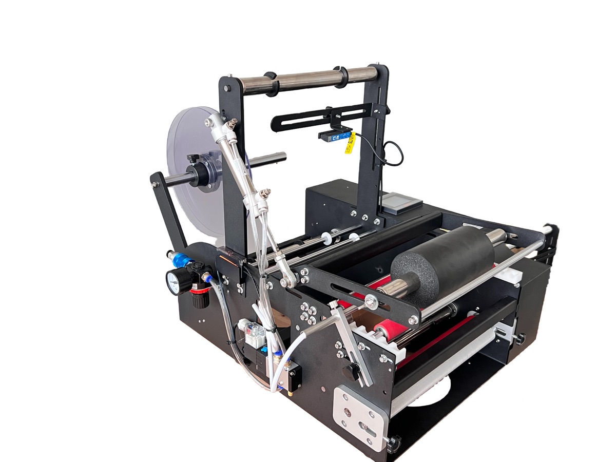 Semi-Automatic Round-Bottle Labeling Machine view 4